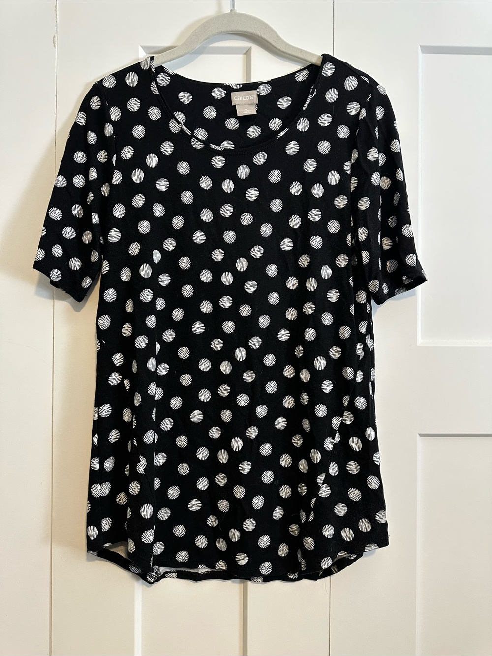 Chico's Black Short Sleeve Tee with White Polka Dots